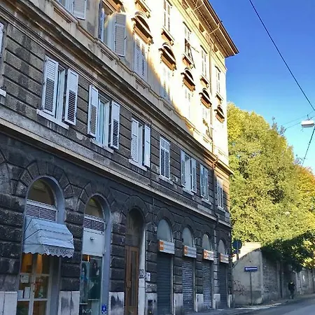 Angel Apartment *